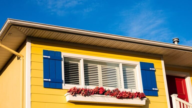 Balkon-Blumenkästen: große Auswahl in Farben und Formen, aber warum ist die "Hosenform" so empfehlenswert?