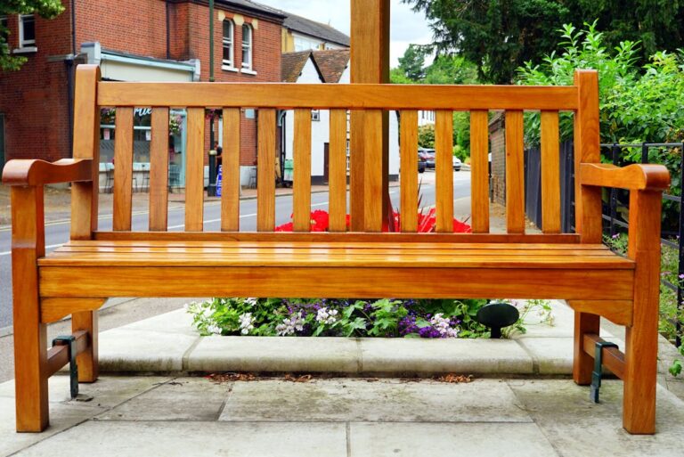 Gartenmöbel fangen an zu schimmeln